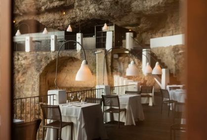 Conheça Grotta Palazzese, o restaurante mais famoso da Puglia, na Itália