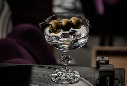 Lelo Forti abre em Botafogo o imperdível bar de coquetelaria Blue Blazer