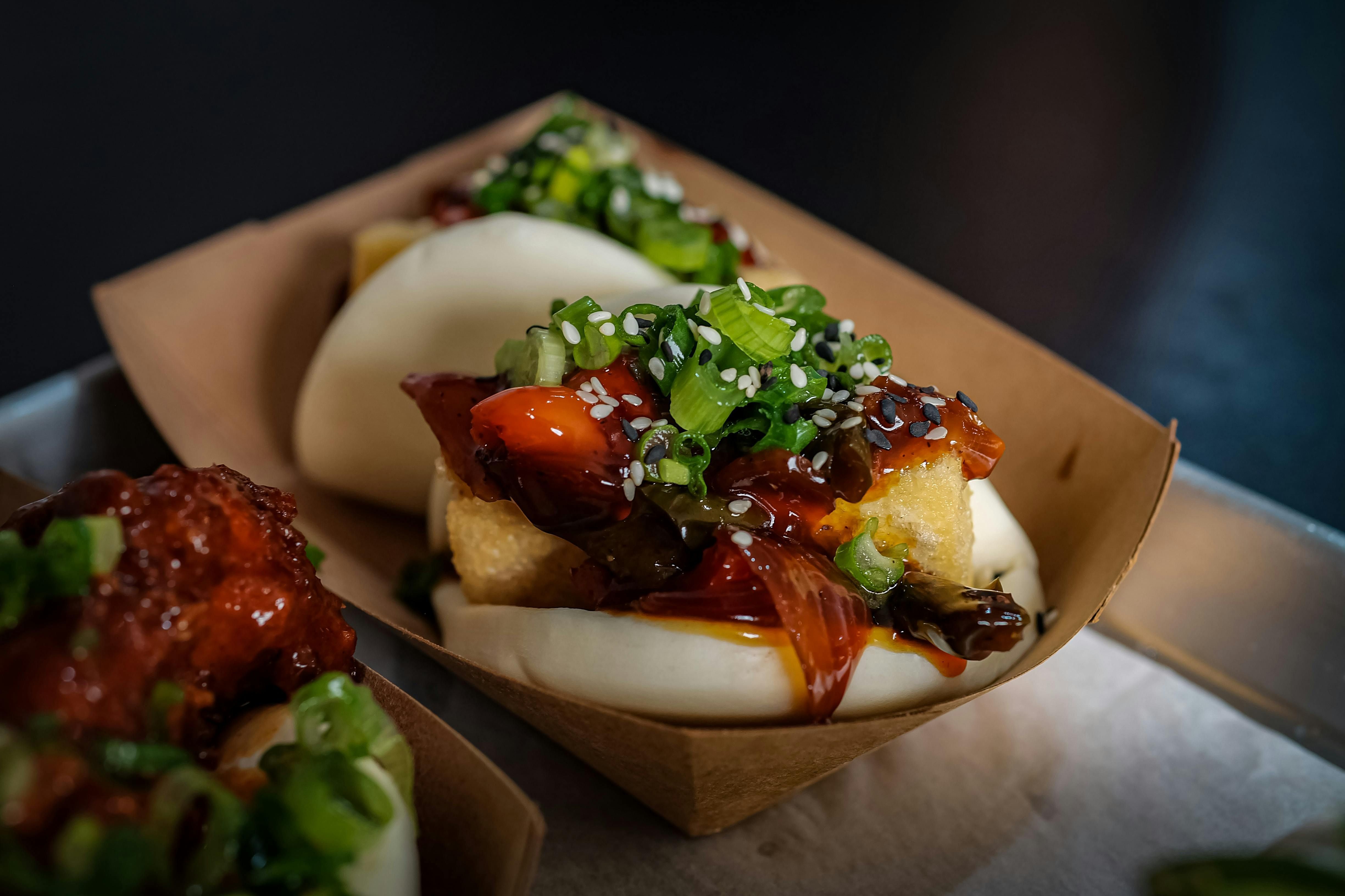 Em Taiwan surgiu o gua bao, no formato de sanduíche recheado de porco e picles que foi ganhando outros sabores • Pexels