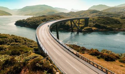 Rodovia na Escócia vira pesadelo turístico após viralizar nas redes sociais