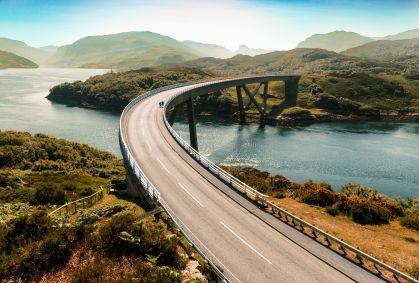 Rodovia na Escócia vira pesadelo turístico após viralizar nas redes sociais
