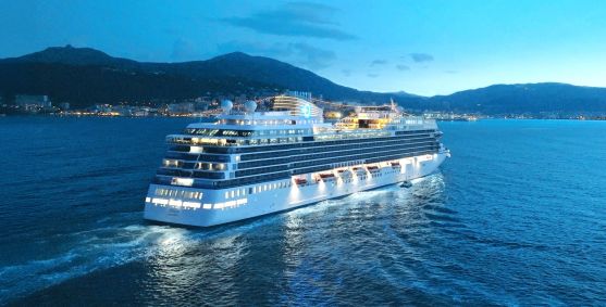 Navio Allura, da Oceania Cruises, no Mediterrâneo