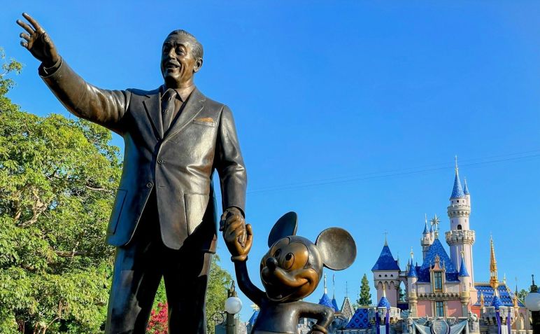 Disneyland Park, no Disneyland Resort, foi aberto em 1955 nos arredores de Los Angeles • Steve DiMatteo/Unsplash