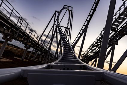 Trilhos da montanha-russa Ghost Rider, no Cacau Park