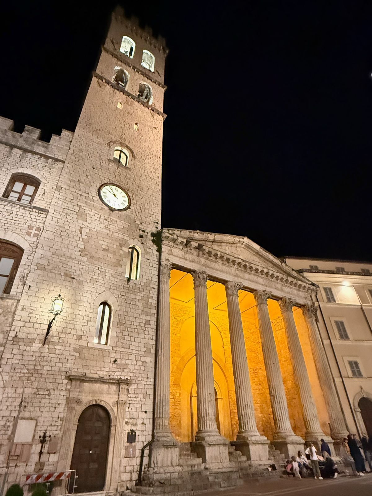 Torre del Popolo e o Templo de Minerva, dois marcos do centro de Assis • CNN Viagem & Gastronomia