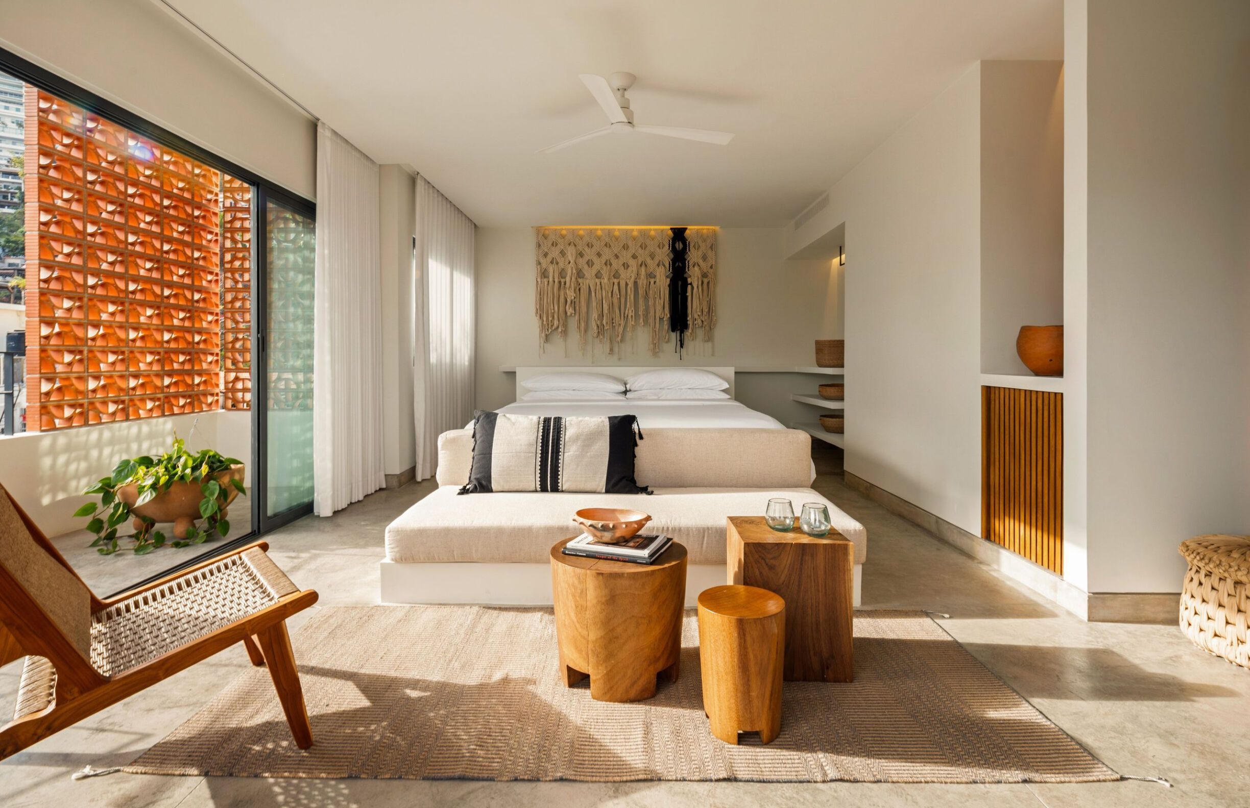 Um dos quartos do hotel Tryst Puerto Vallarta, no México • Reprodução/site/trysthotels