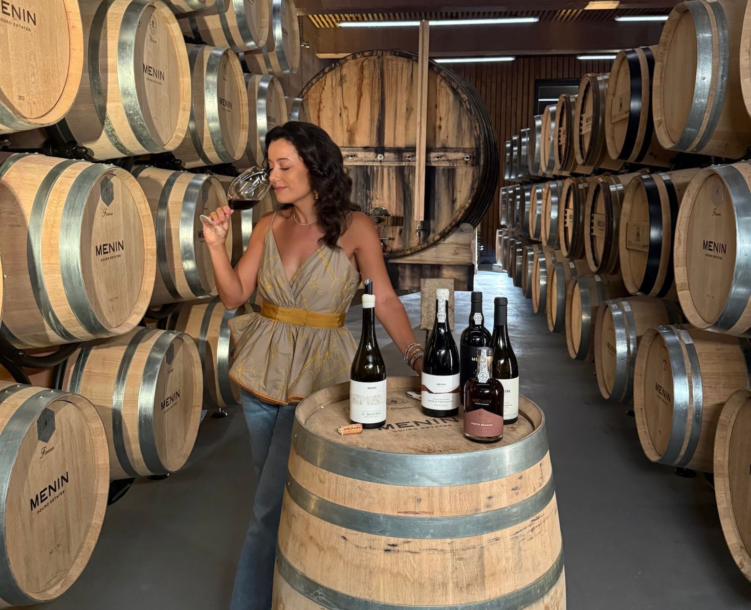Daniela Filomeno degusta vinhos da Menin, que também possui a H.O Wines no portfólio • CNN Viagem & Gastronomia