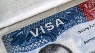 EUA passam a cobrar novos valores para visto; confira mudanças