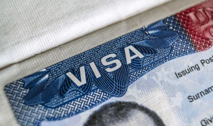 EUA não têm data para cobrar taxa extra de 250 dólares para visto