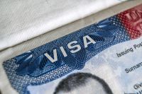 Juiz derruba taxa de US$ 100 mil de Trump para visto de trab