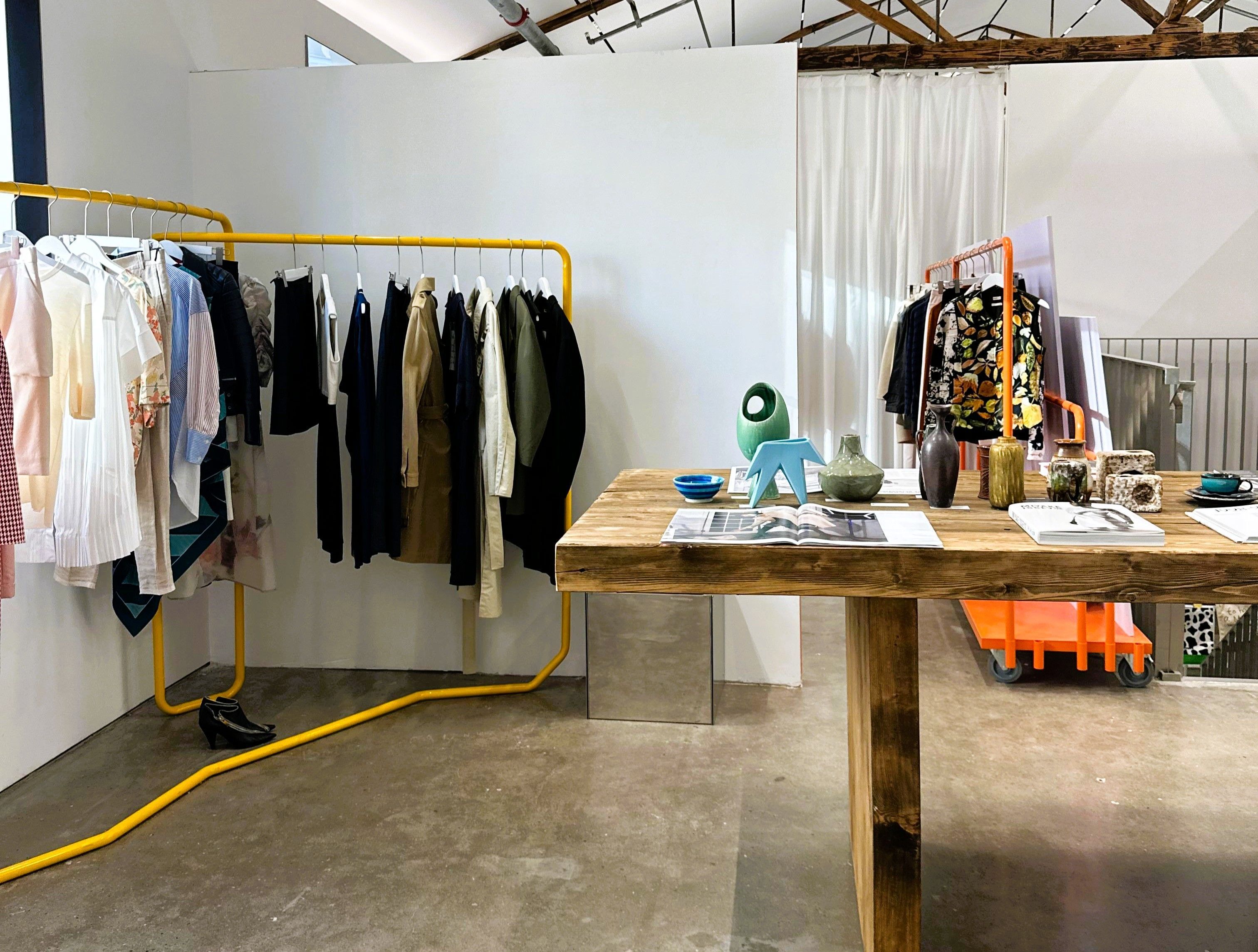 Interior de loja na Anfu Road, cheia de interessantes marcas locais • Luiza Mallmann