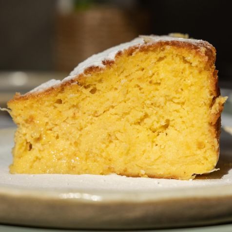 Tabōa tem um bolo de milho "de comer rezando", segundo Daniela França Pinto • Instagram/Tabōa