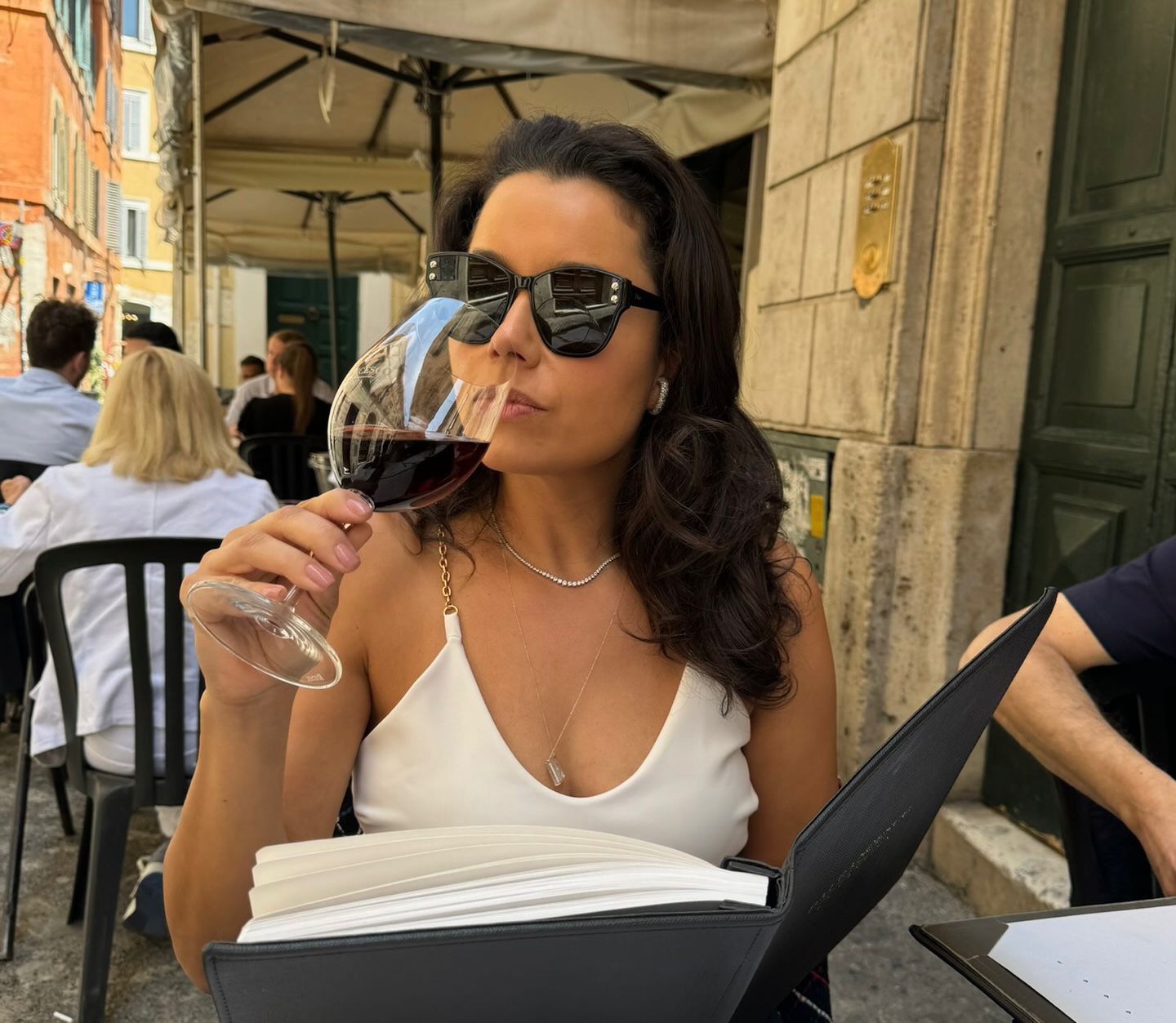 Daniela Filomeno aproveita almoço na Osteria Da Francesco, no centro • CNN Viagem & Gastronomia