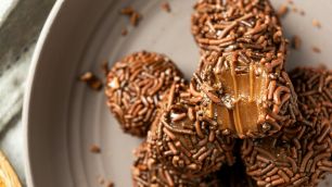 Dia do Brigadeiro: do improviso político ao doce mais amado do Brasil