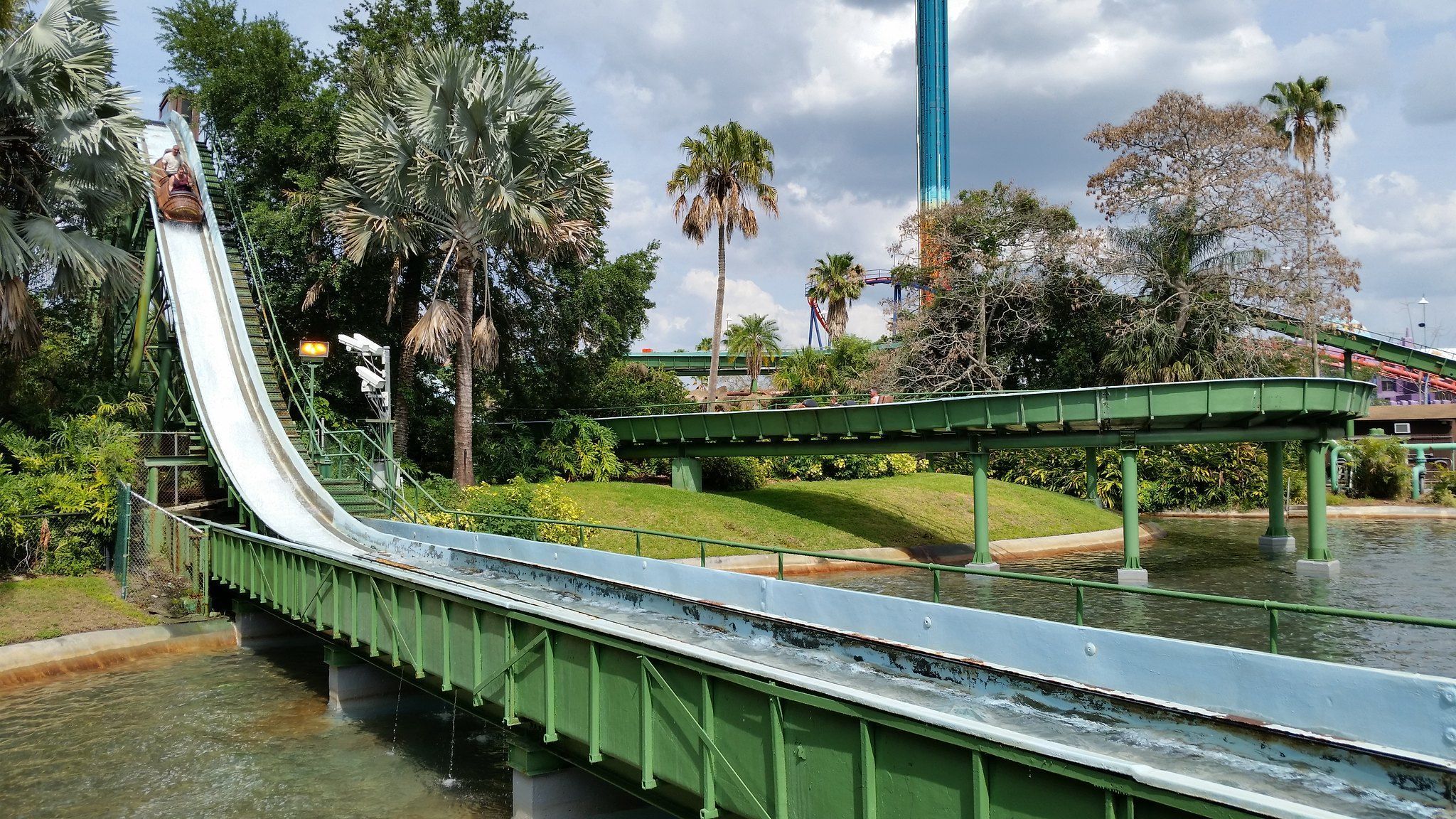 Atração Stanley Falls Flume, no Busch Gardens Tampa Bay
