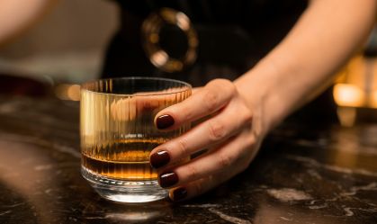 Bebida adulterada: veja cuidados que bares e clientes devem ter