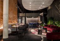 Duq une cozinha cosmopolita, adega premiada e sofisticação em Curitiba