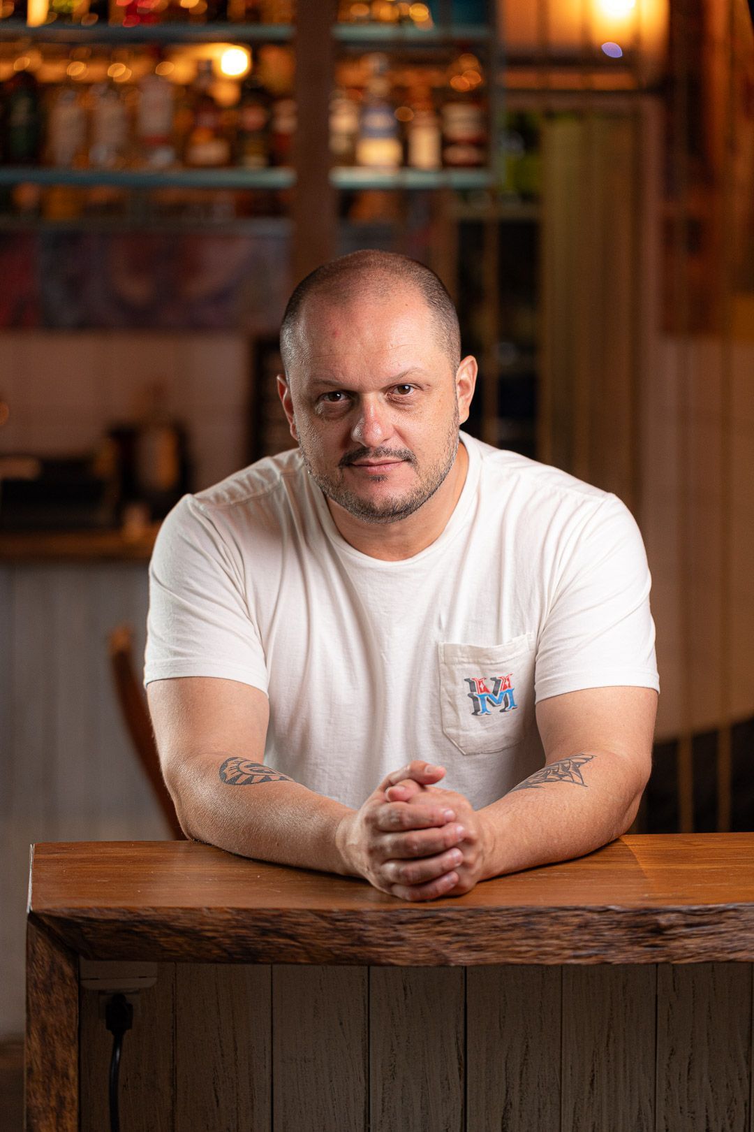 Yvens Penna é mixologista do Muamba Bar • Divulgação