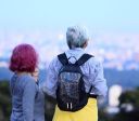 Caminhada noturna leva mulheres para explorar Mata Atlântica em São Paulo