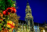 Trem leva passageiros a mercados de Natal entre Itália e Alemanha