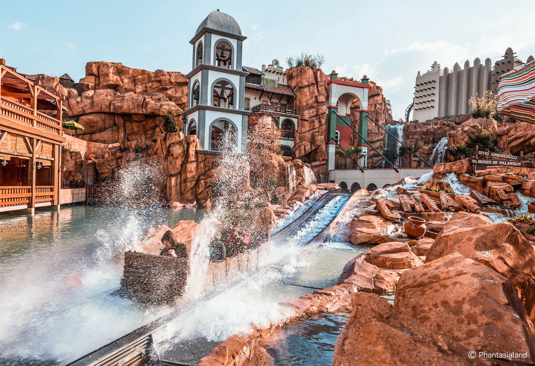 Atração molhada no parque Phantasialand, na Alemanha • Divulgação/Phantasialand