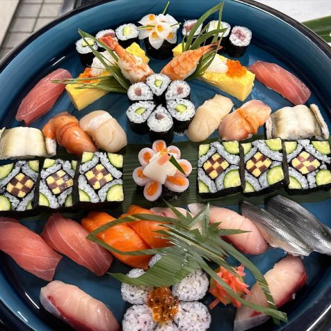 Sushi Vaz tem duas unidades em São Paulo e experiência única no balcão • Instagram/Sushi Vaz