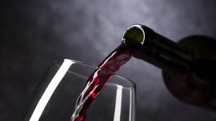 O que o metanol ensina sobre comprar vinho do "contatinho do WhatsApp"