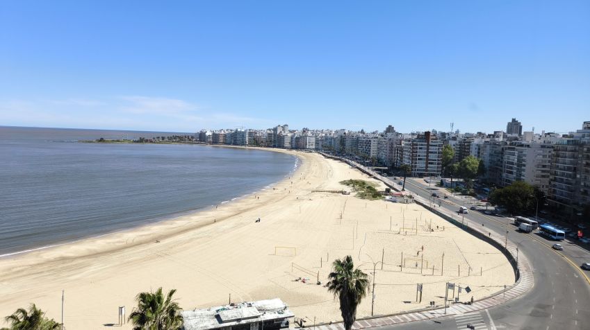 Praia de Pocitos vista do Hotel Costanero  Giuliana Nogueira