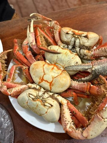 Caranguejos servidos no Caranguejo do Gatinho Estrela, em Belém • CNN Viagem & Gastronomia