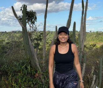 Daniela Filomeno em trilha na Floresta Nacional de Carajás