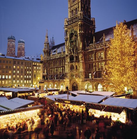 Tradicional mercado de Natal de Munique acontece na Marienplatz, praça central da cidade • © München Tourismus, Christl Reiter