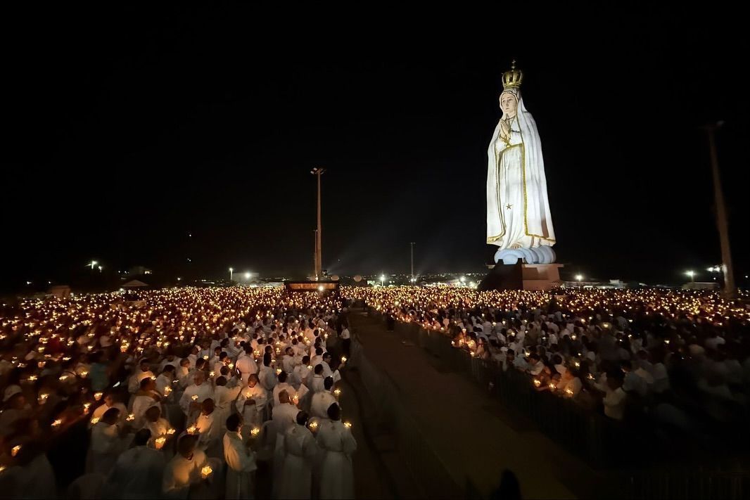 estátua de nossa senhora de fátima, no Crato (CE)