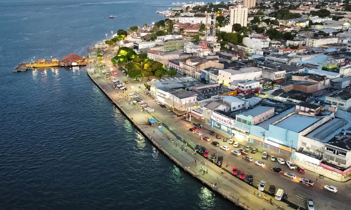 A foto mostra a cidade de Belém do Pará de cima