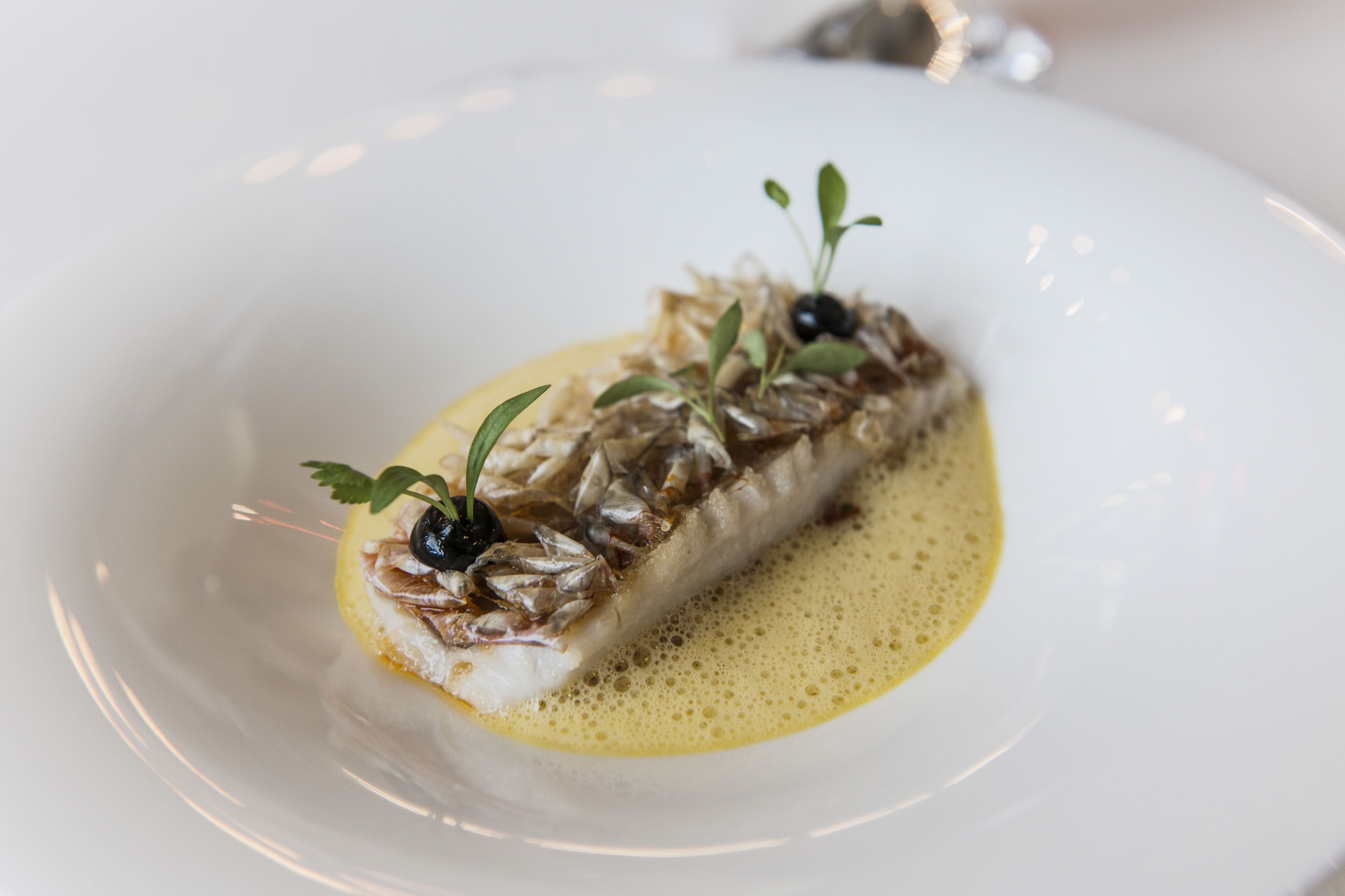 Prato do restaurante Cheval Blanc by Peter Knogl, que aparece no topo do La Liste 2026 • Divulgação