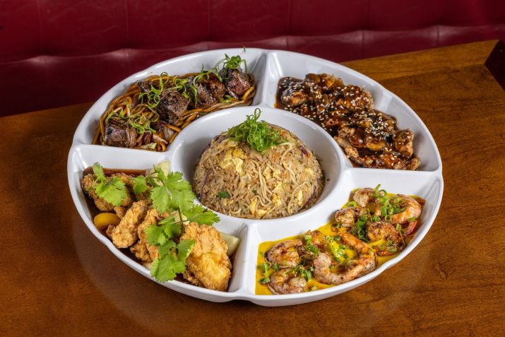 Restaurante Cantón, com unidade em Moema e Pompéia, abre para almoço e jantar no primeiro dia do ano • Tomás Rangel