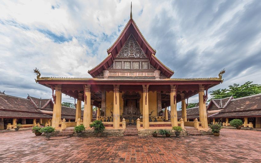Wat Si Saket é um templo budista em Vientiane, no Laos • Wikimedia Commons