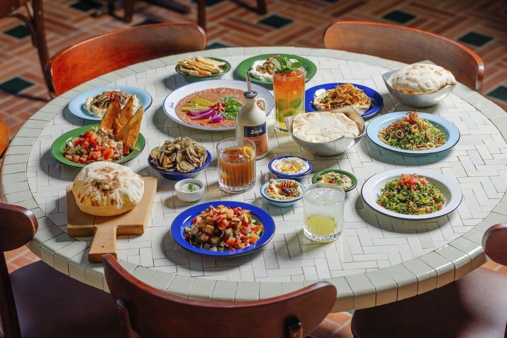 Para quem busca um jantar especial de confraternização, Casa Baruk oferece pacotes com especialidades árabes • Divulgação