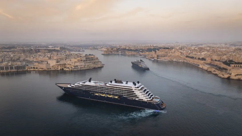 Iates Ilma e Evrima, do The Ritz-Carlton Yacht Collection's, no porto de Valletta, Malta, em 2024 • The Ritz-Carlton