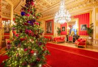 Palácios da família real britânica ganham decorações e eventos de Natal