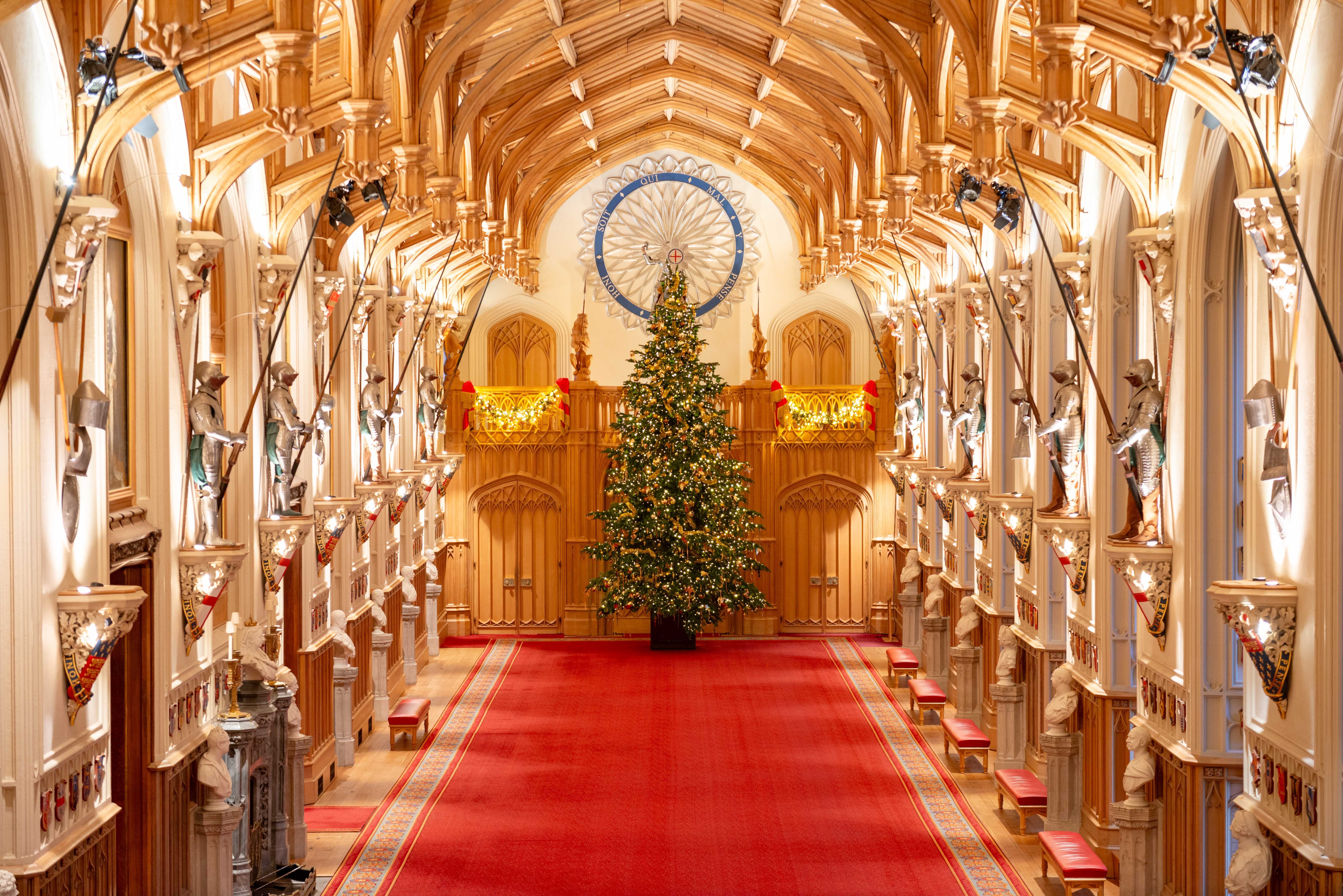 Natal no Castelo de Windsor inclui árvores, luzes e até café com menu especial • © Royal Collection Enterprises Limited 2025 | Royal Collection Trust