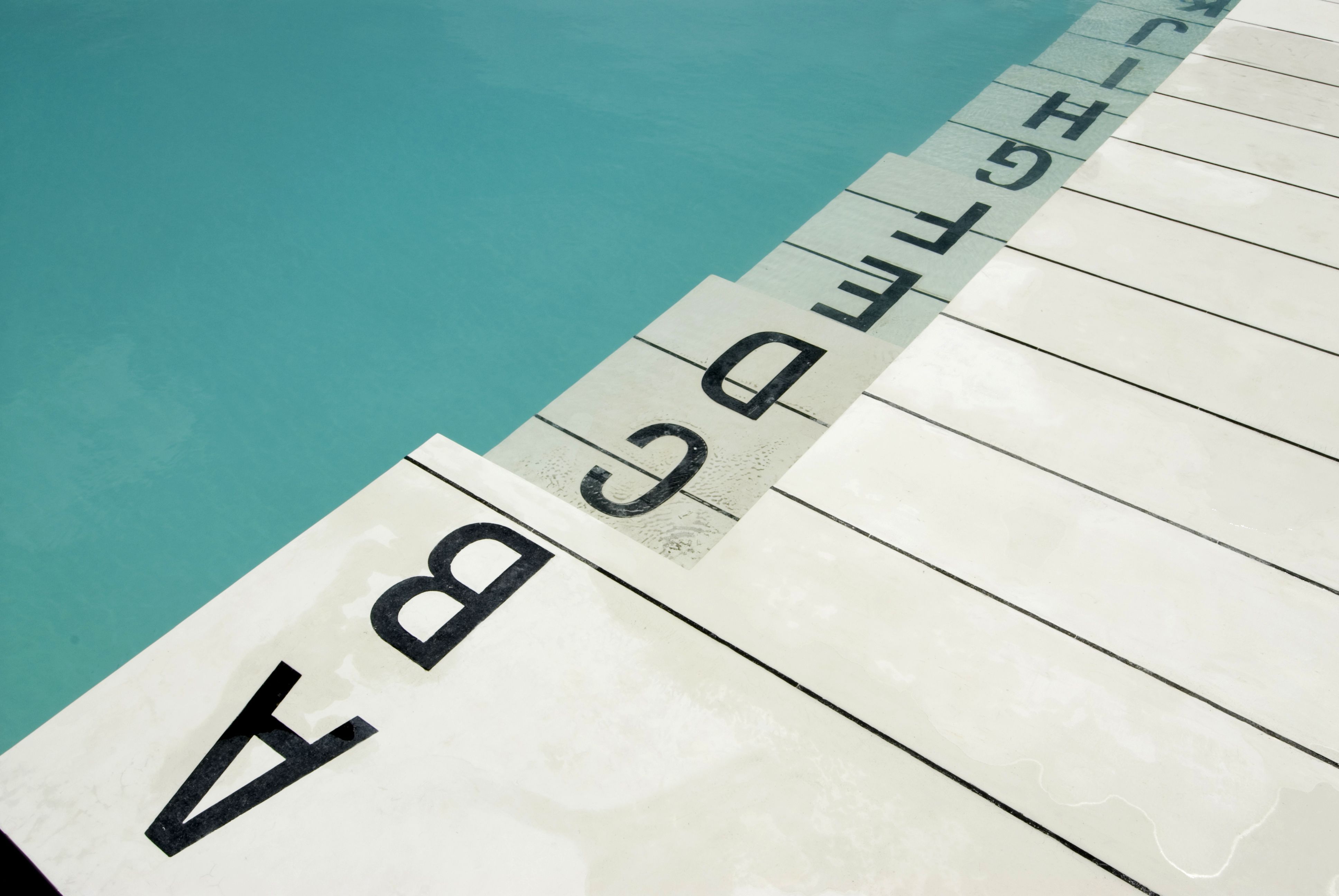 "Piscina", de Jorge Macchi, no Instituto Inhotim • Pedro Motta