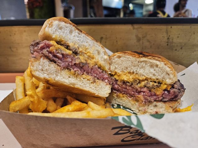 Hambúrguer Clan, estrela do novo Bal.Clan • Fabio Wright