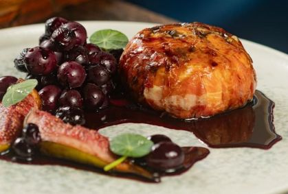 Entrada fácil e rápida: camembert assado da chef Heaven para fazer em casa