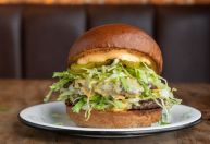 Receitas fáceis de hambúrgueres suculentos para fazer em casa