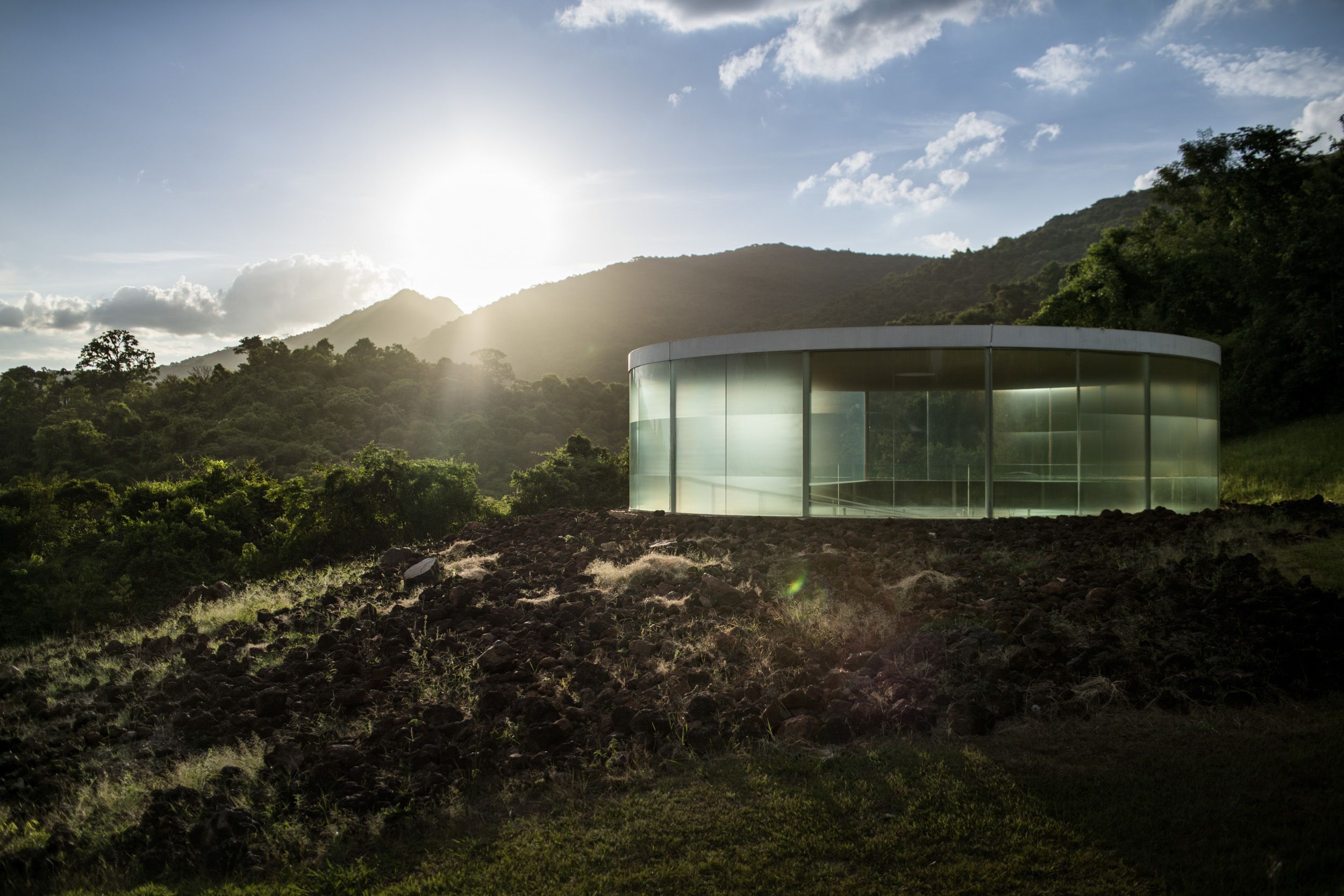 Doug Aitken, Sonic Pavilion, 2009, Instituto Inhotim • João Kehl
