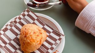 Receita fácil de pão de queijo do restaurante mineiro Lena