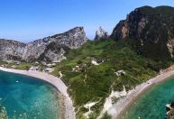 Na Itália, ilha paradisíaca quase não recebe turistas; conheça Palmarola