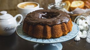 Receita: bolo de cenoura fofinho com cobertura da Feliciana Pães