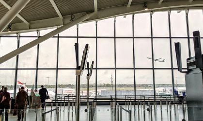 Heathrow elimina limite de 100 ml para líquidos na bagagem de mão