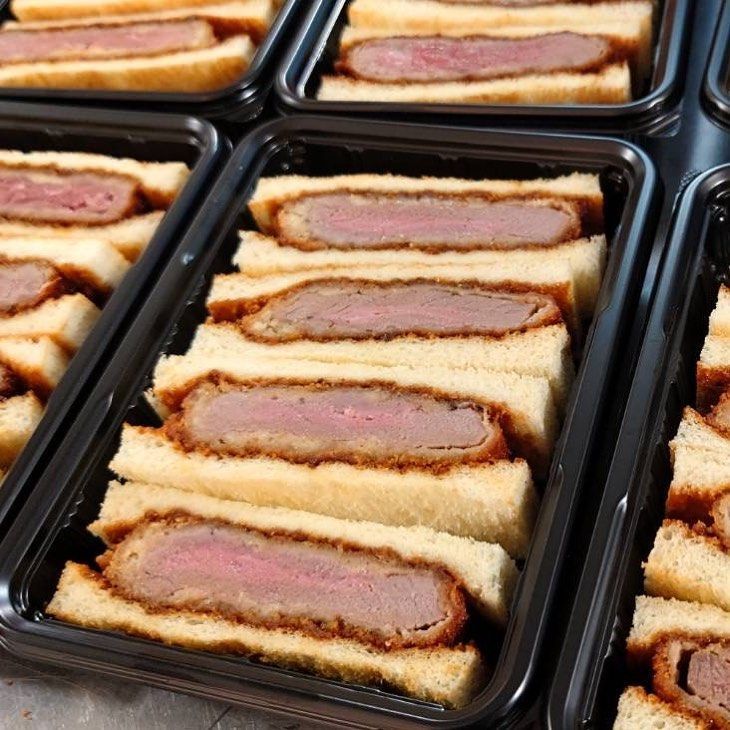 Katsu Sando do Shinsekai Grill Bon Ginza, em Tóquio • Reprodução/Instagram/@g_bon_ginza